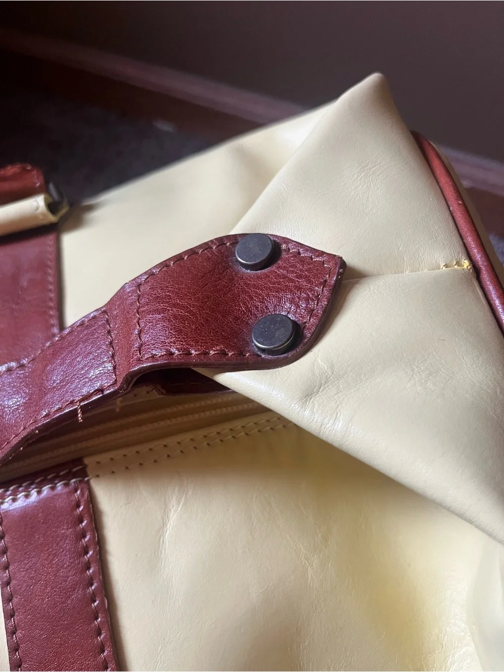 Valentina In Pell Yellow Leather Duffle Bag Made In Italy Deer Head Crest